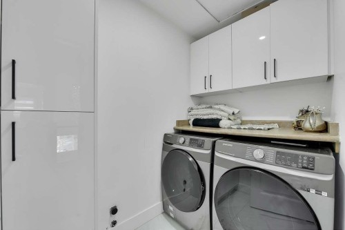 8825 131 Street, Surrey, BC - Indoor Photo Showing Laundry Room