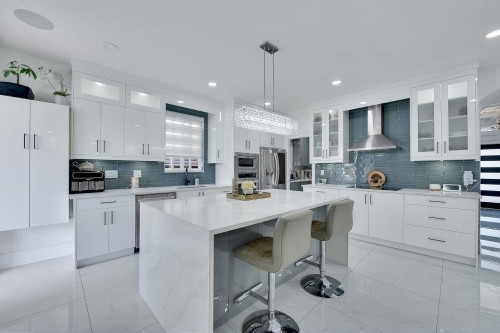 8825 131 Street, Surrey, BC - Indoor Photo Showing Kitchen With Upgraded Kitchen