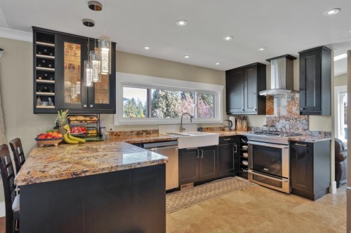 19717 48A Avenue, Langley, BC - Indoor Photo Showing Kitchen With Upgraded Kitchen
