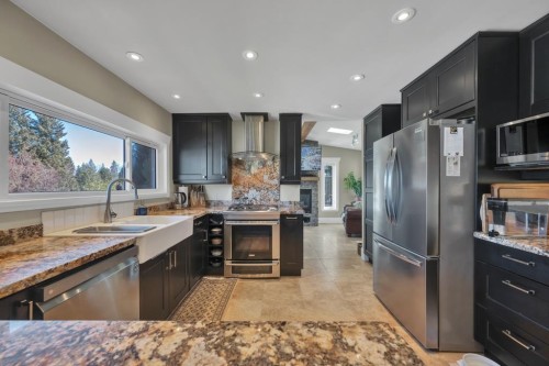 19717 48A Avenue, Langley, BC - Indoor Photo Showing Kitchen With Upgraded Kitchen