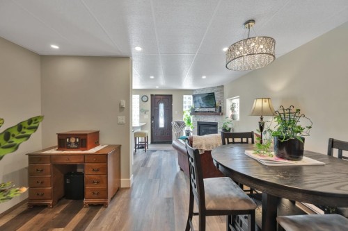 19717 48A Avenue, Langley, BC - Indoor Photo Showing Dining Room