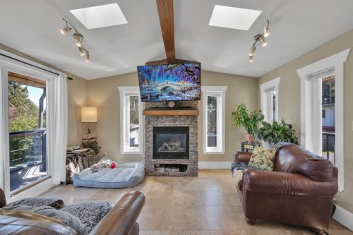 19717 48A Avenue, Langley, BC - Indoor Photo Showing Living Room With Fireplace