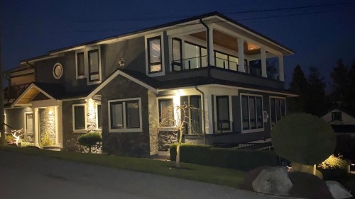 932 Ash Street, White Rock, BC - Outdoor With Facade