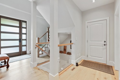 932 Ash Street, White Rock, BC - Indoor Photo Showing Other Room