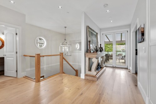 932 Ash Street, White Rock, BC - Indoor