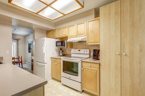 82-6622 Baker Road, Delta, BC - Indoor Photo Showing Kitchen