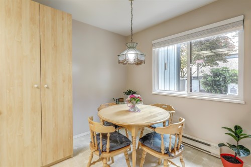 82-6622 Baker Road, Delta, BC - Indoor Photo Showing Dining Room