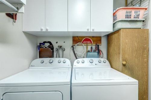 82-6622 Baker Road, Delta, BC - Indoor Photo Showing Laundry Room