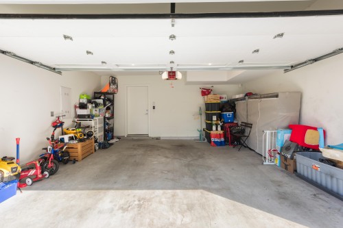 9-19790 55A Avenue, Langley, BC - Indoor Photo Showing Garage