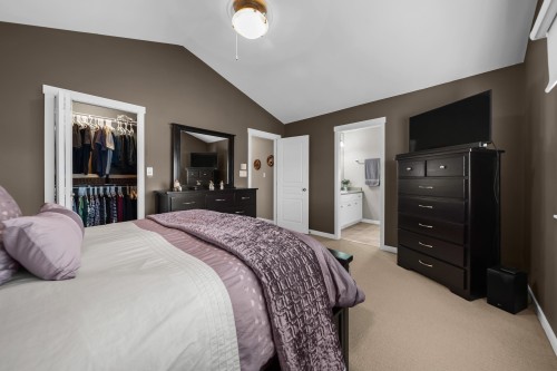 18565 67 Avenue, Surrey, BC - Indoor Photo Showing Bedroom