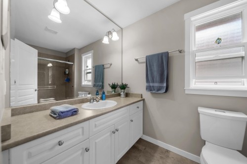 18565 67 Avenue, Surrey, BC - Indoor Photo Showing Bathroom