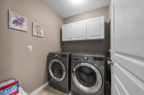 18565 67 Avenue, Surrey, BC - Indoor Photo Showing Laundry Room