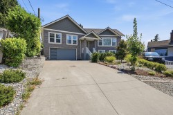 11554 92a Avenue Delta, BC V4C 3M7