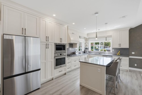11554 92A Avenue, Delta, BC - Indoor Photo Showing Kitchen With Upgraded Kitchen