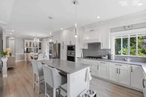 11554 92A Avenue, Delta, BC - Indoor Photo Showing Kitchen With Upgraded Kitchen