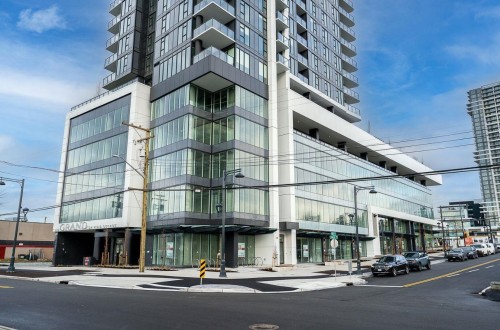 4205-10750 135a Street , Surrey, BC V3T 0V4 2
