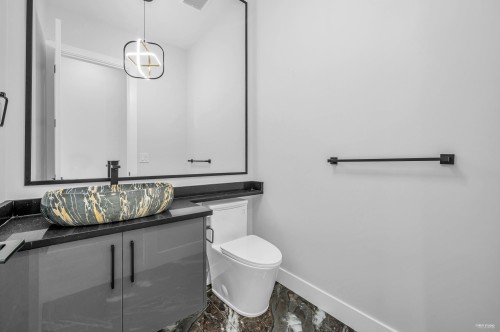 11342 River Road, Surrey, BC - Indoor Photo Showing Bathroom