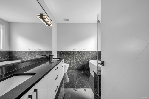 11342 River Road, Surrey, BC - Indoor