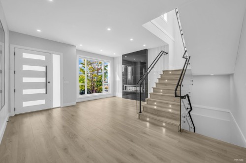 11342 River Road, Surrey, BC - Indoor Photo Showing Other Room