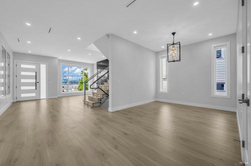 11342 River Road, Surrey, BC - Indoor Photo Showing Other Room