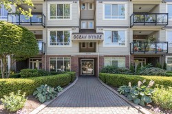 102-15368 17a Avenue Surrey, BC V4A 1V3