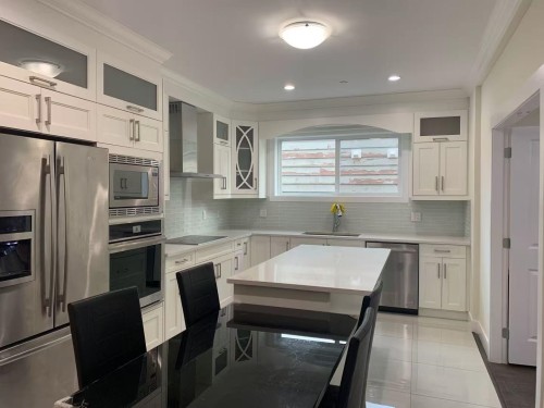 Main and Above-13766 North Bluff Road , Surrey, BC V4B 3B9 3