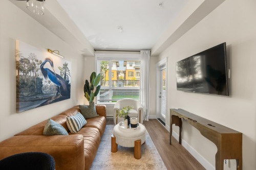 103-20926 83 Avenue, Langley, BC - Indoor Photo Showing Living Room