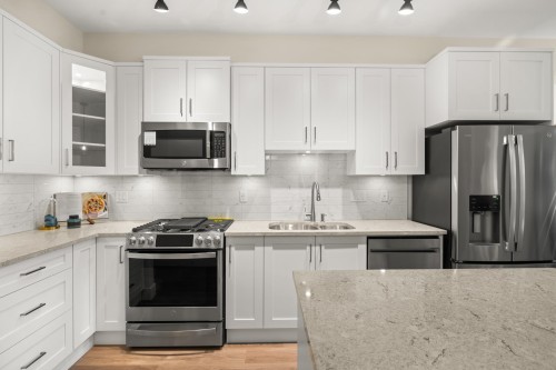 103-20926 83 Avenue, Langley, BC - Indoor Photo Showing Kitchen With Stainless Steel Kitchen With Double Sink With Upgraded Kitchen
