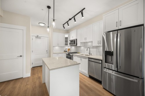 103-20926 83 Avenue, Langley, BC - Indoor Photo Showing Kitchen With Stainless Steel Kitchen With Upgraded Kitchen