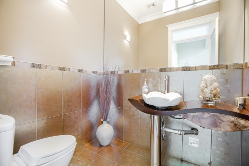 15075 70A Avenue, Surrey, BC 
