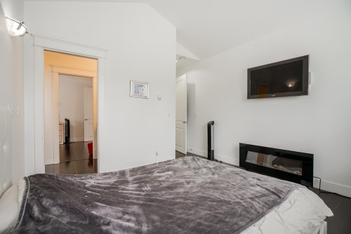 15075 70A Avenue, Surrey, BC 