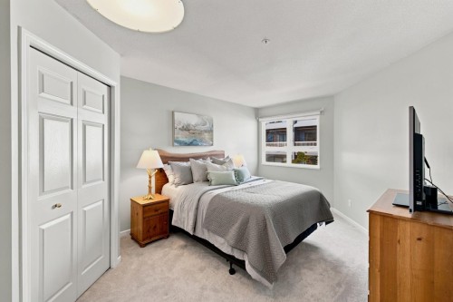 204-20125 55A Avenue, Langley, BC - Indoor Photo Showing Bedroom