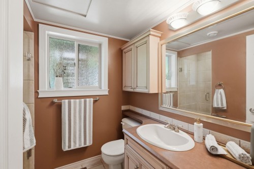 11779 Lyon Road, Delta, BC - Indoor Photo Showing Bathroom