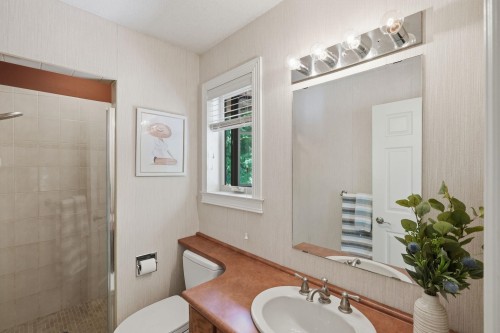 11779 Lyon Road, Delta, BC - Indoor Photo Showing Bathroom