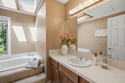 11779 Lyon Road, Delta, BC - Indoor Photo Showing Bathroom