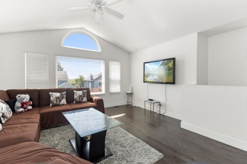 31279 Wagner Drive, Abbotsford, BC - Indoor Photo Showing Living Room