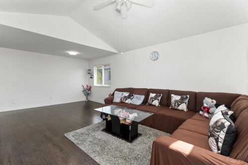 31279 Wagner Drive, Abbotsford, BC - Indoor Photo Showing Living Room