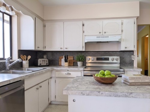 2506 Wilding Crescent, Langley, BC - Indoor Photo Showing Kitchen With Double Sink