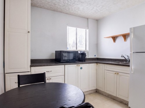 2506 Wilding Crescent, Langley, BC - Indoor Photo Showing Kitchen