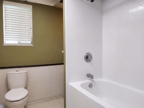 2506 Wilding Crescent, Langley, BC - Indoor Photo Showing Bathroom