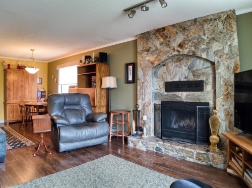 2506 Wilding Crescent, Langley, BC - Indoor Photo Showing Living Room With Fireplace