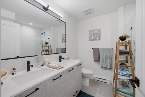 B606-20078 85 Avenue, Langley, BC - Indoor Photo Showing Bathroom