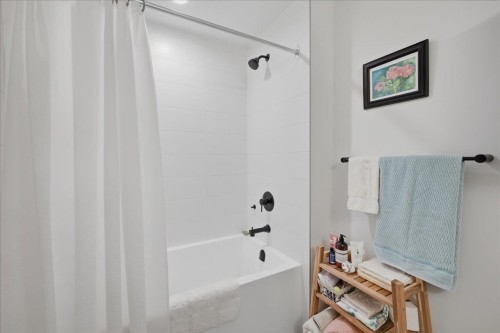 B606-20078 85 Avenue, Langley, BC - Indoor Photo Showing Bathroom
