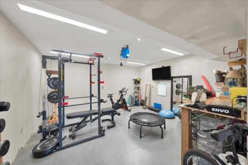 16063 8 Avenue, Surrey, BC - Indoor Photo Showing Gym Room