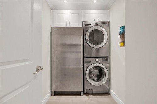 16063 8 Avenue, Surrey, BC - Indoor Photo Showing Laundry Room
