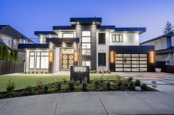 13528 14 Avenue  Surrey, BC V4A 5H5