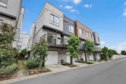 20-19749 55 Avenue Langley, BC V3A 0M2