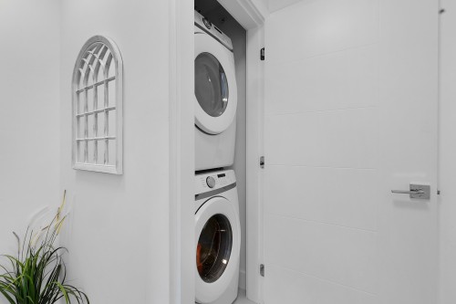 20-19749 55 Avenue, Langley, BC - Indoor Photo Showing Laundry Room