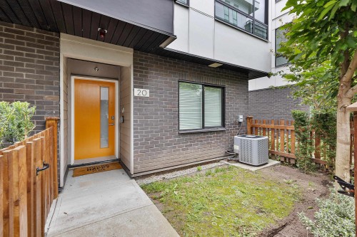 20-19749 55 Avenue, Langley, BC - Outdoor With Exterior
