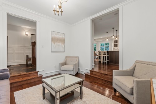 7785 143 Street, Surrey, BC - Indoor Photo Showing Living Room